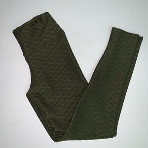 Supplex Leggings that enhance your body shape.